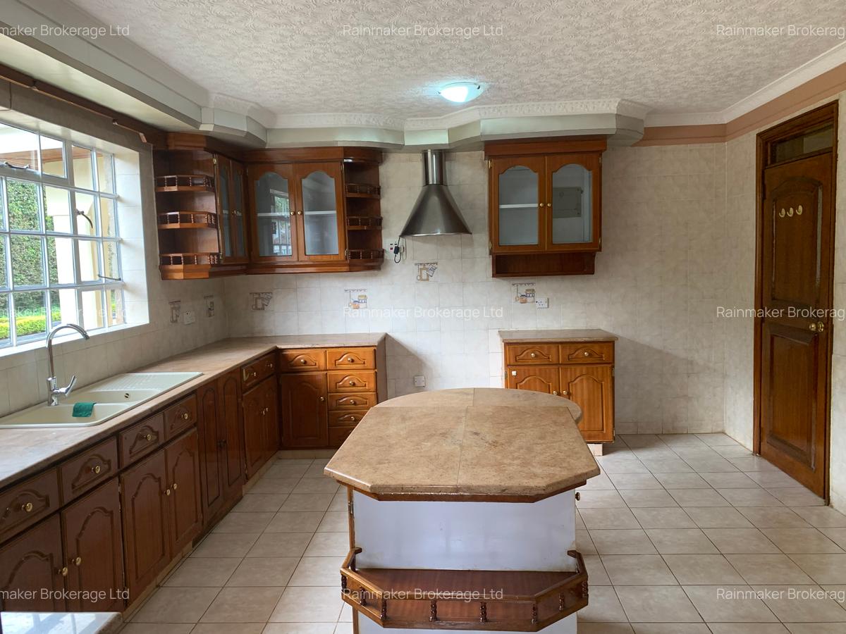 5 Bed House with En Suite at Baobab - 2