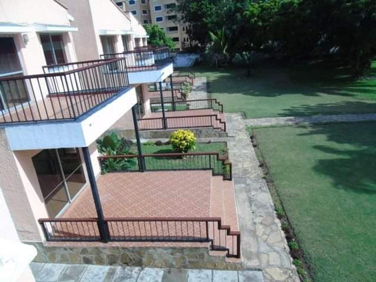 Serviced 3 Bed Apartment with En Suite in Nyali Area - 5