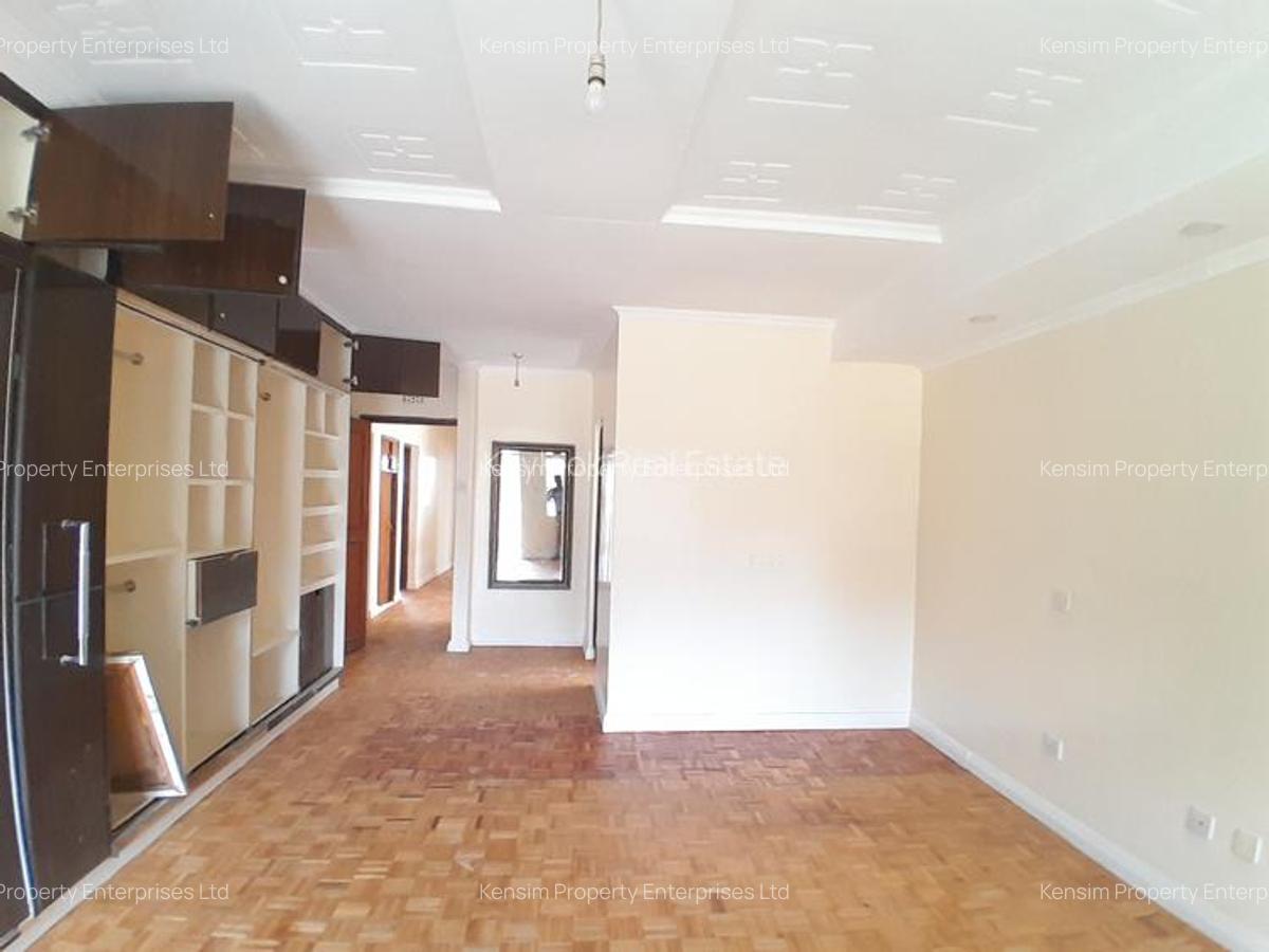 5 Bed Townhouse with En Suite in Lavington - 18