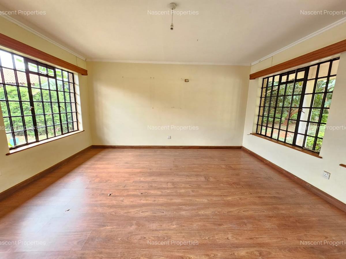 4 Bed House with En Suite in Runda - 11