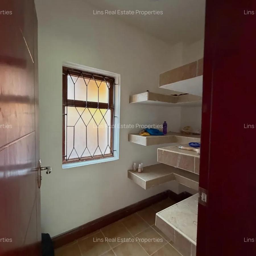 5 Bed Townhouse with En Suite in Runda - 7