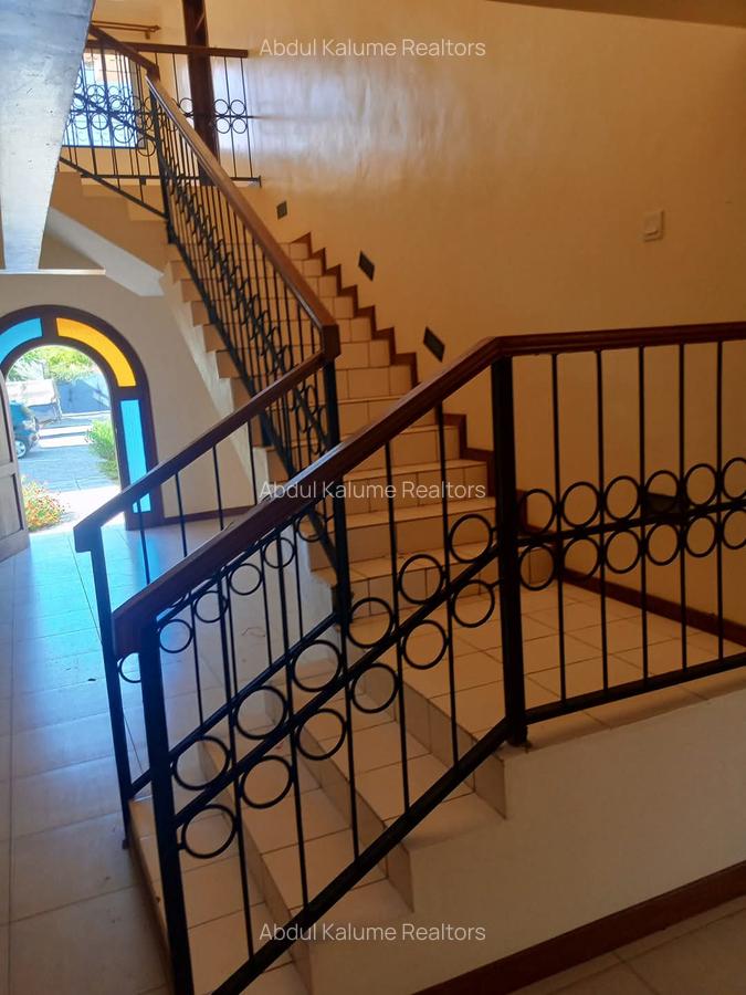4 Bed Villa with En Suite at Nyali Mombasa - 3