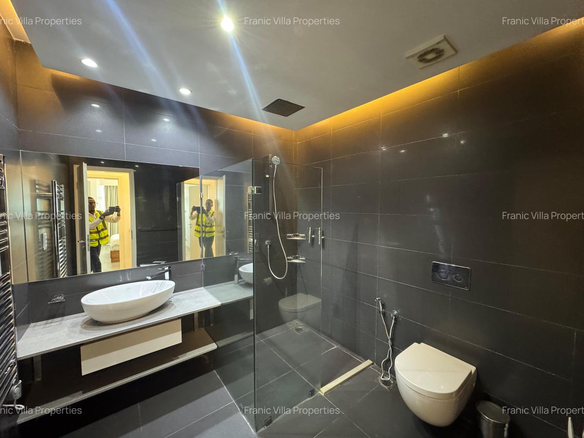 Serviced 1 Bed Apartment with En Suite at Church Road - 13