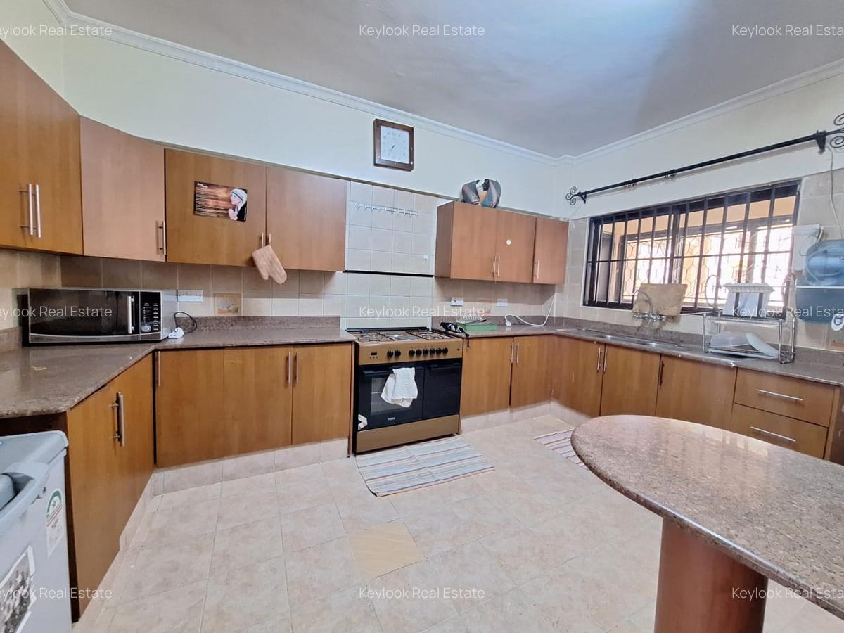 3 Bed Apartment with En Suite at Yaya Center - 8