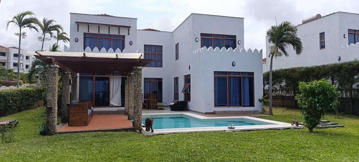 4 Bed Villa with En Suite at Sultan - 4