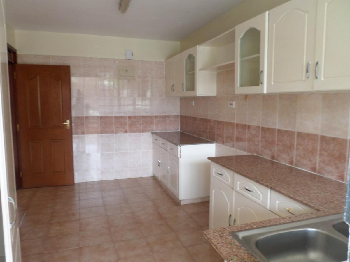 3 Bed Apartment with En Suite at Lavington - 9