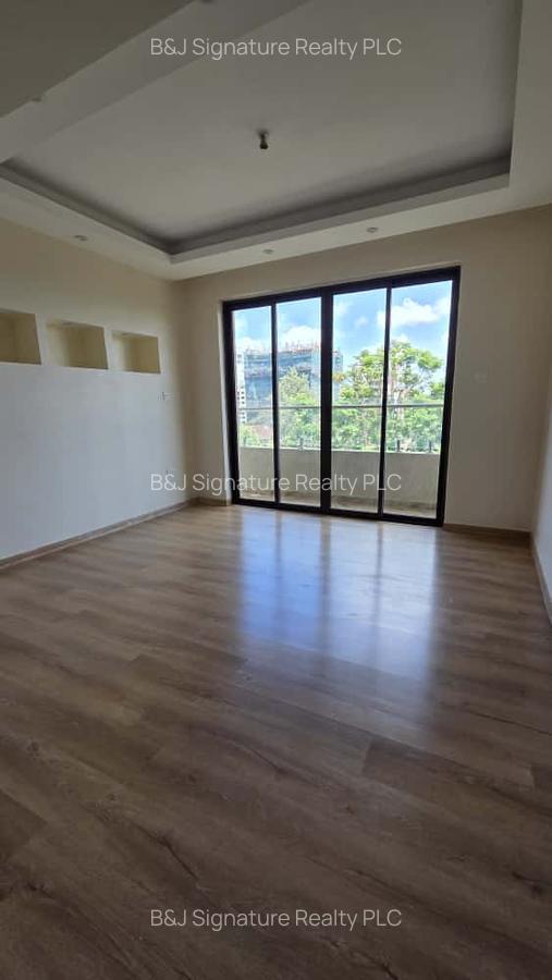 Serviced 5 Bed Apartment with En Suite in Parklands - 4