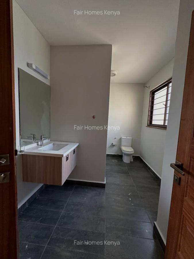 5 Bed Townhouse with En Suite at Lavington Green - 7