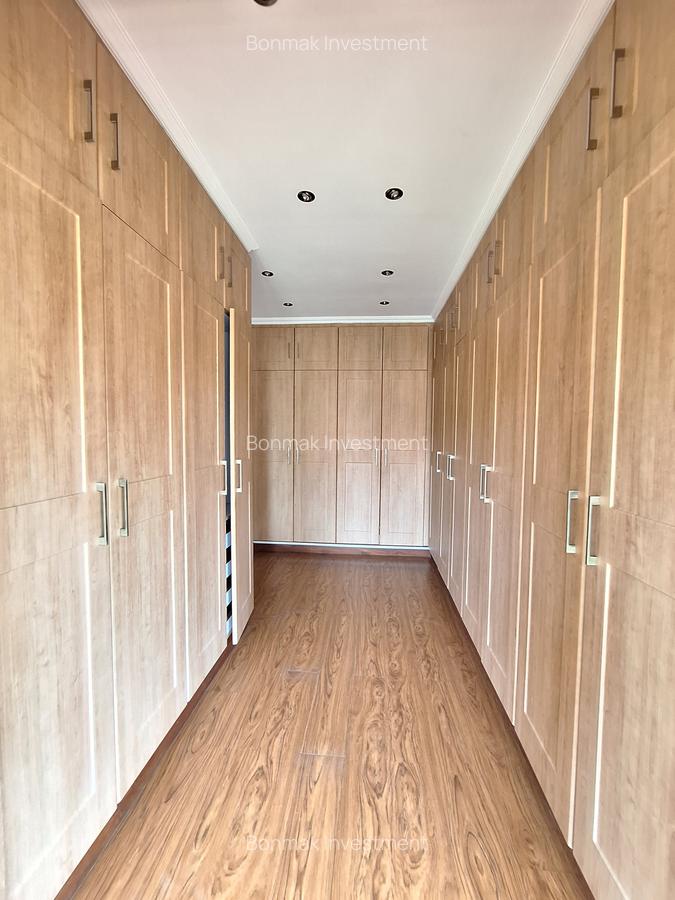 5 Bed Villa with En Suite at Un Avenue - 18