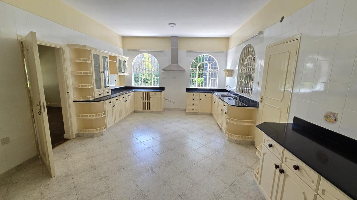 4 Bed House with En Suite in Gigiri - 10