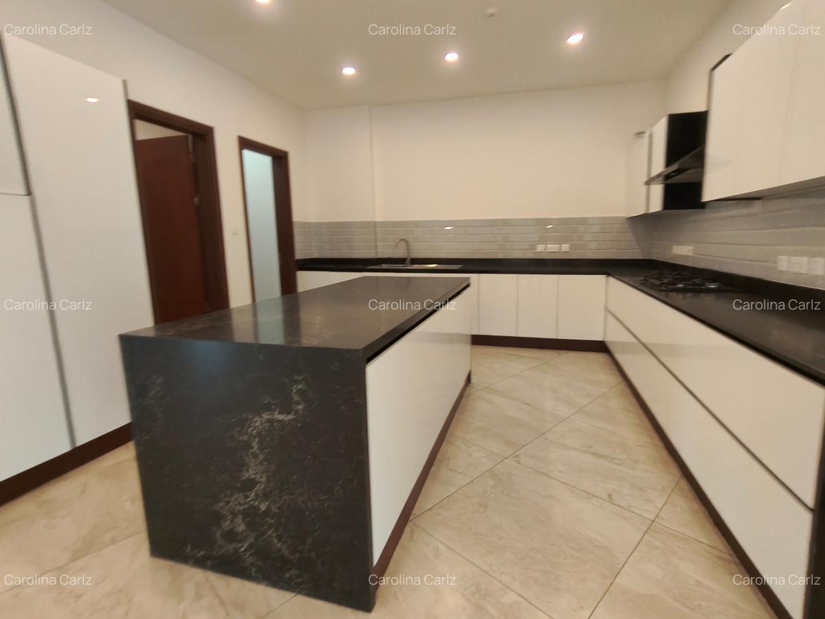 4 Bed Apartment with En Suite at City Park Drive - 14