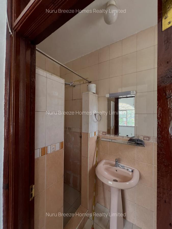 4 Bed Townhouse with En Suite in Lavington - 18