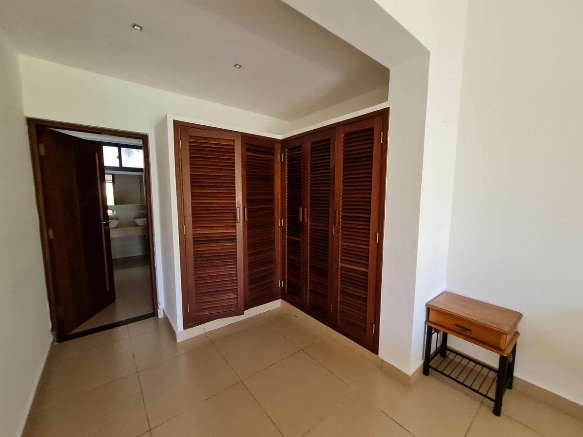 3 Bed Apartment with En Suite in Nyali Area - 12