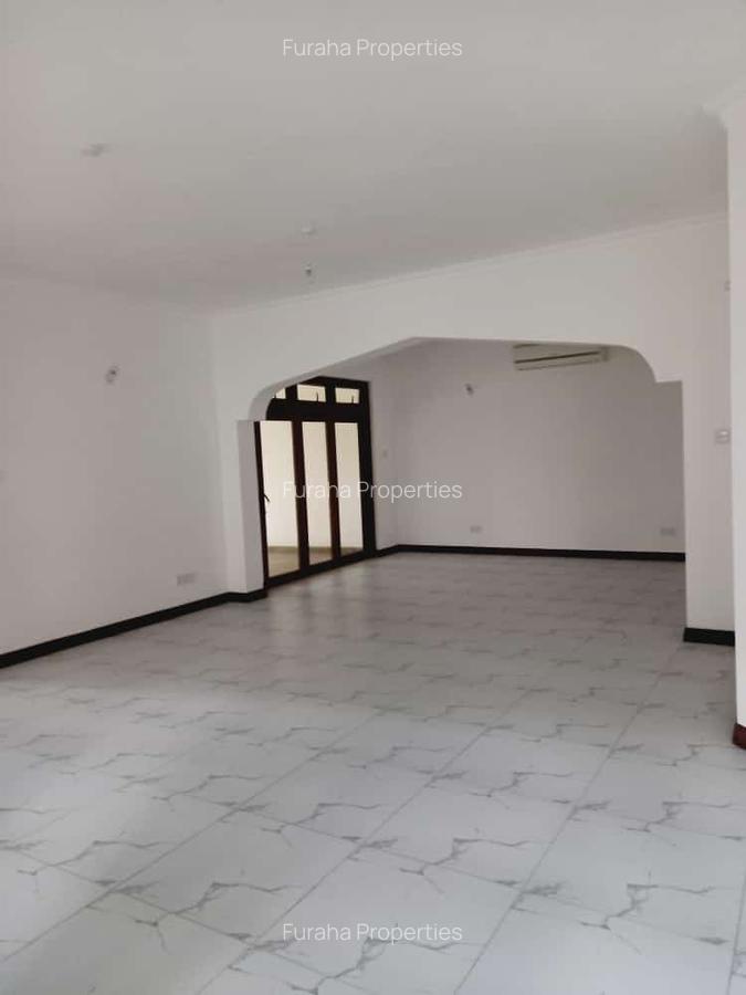 4 Bed House with En Suite in Nyali Area - 4