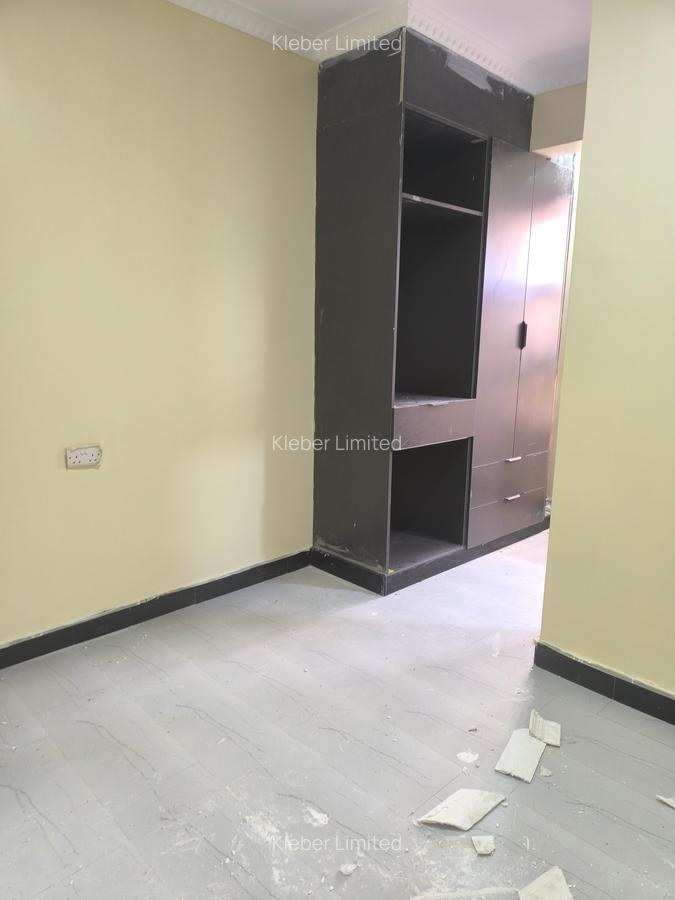 4 Bed Townhouse with En Suite at Western Bypass - 17