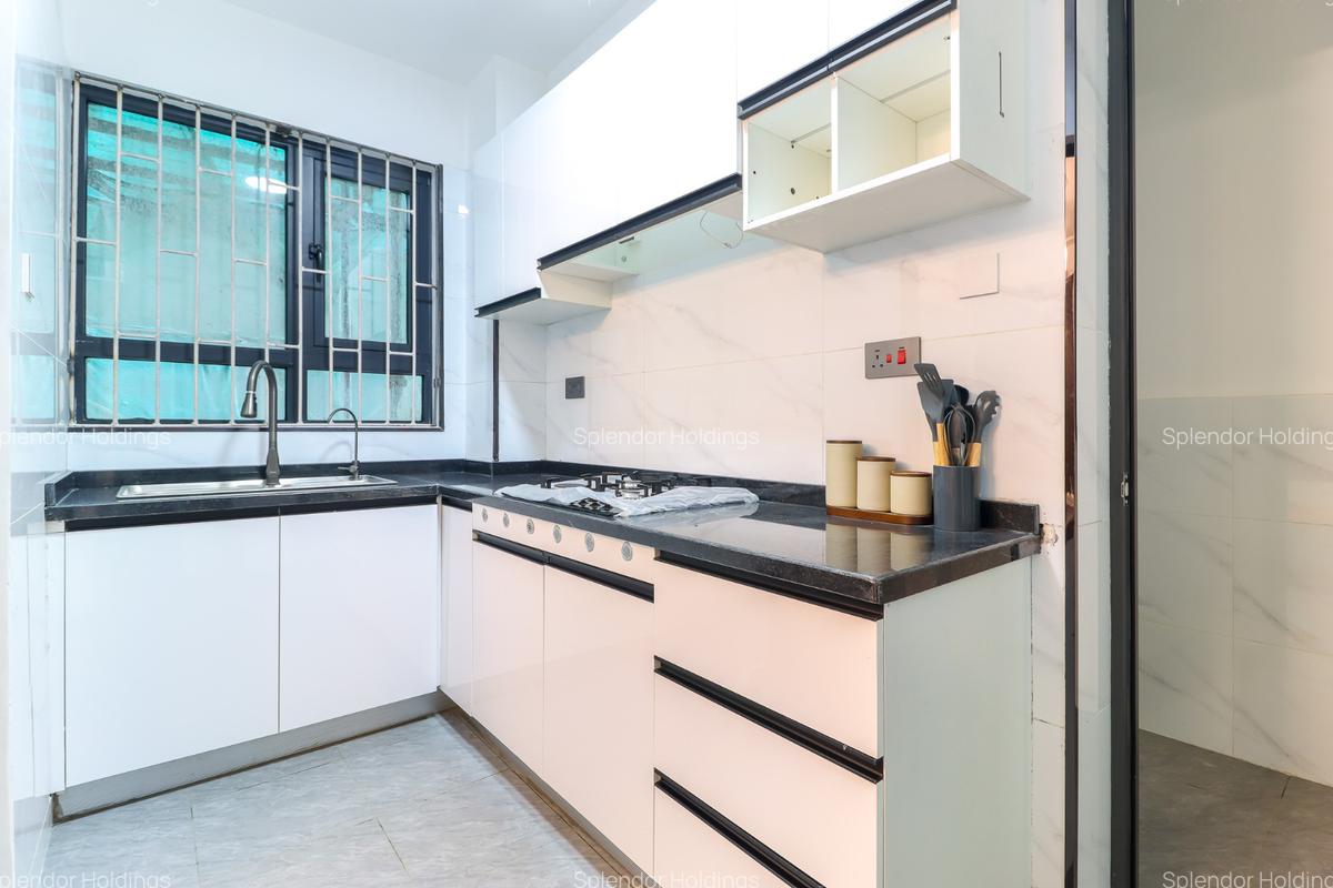 2 Bed Apartment with En Suite in Lavington - 5