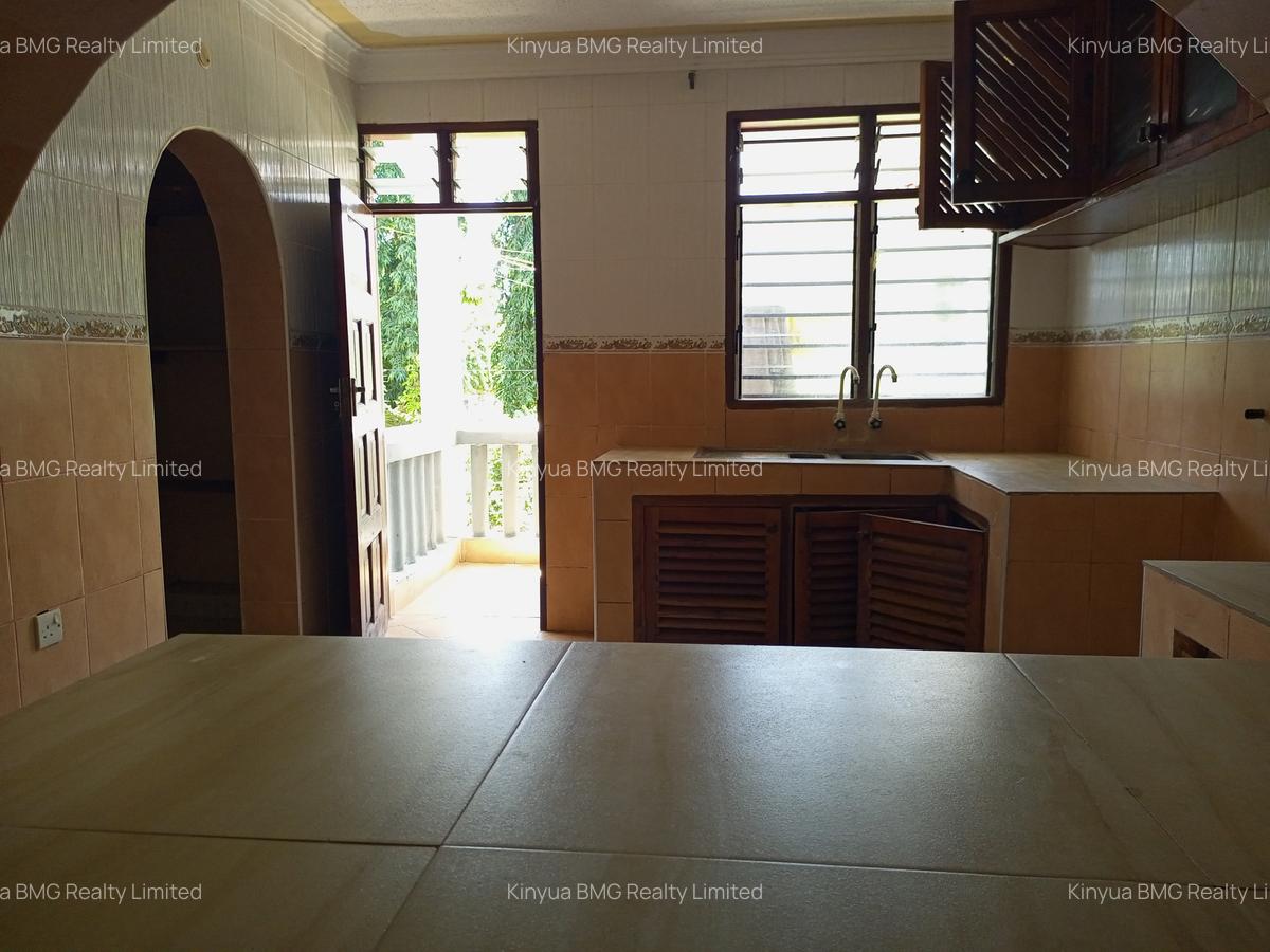 3 Bed Apartment with Borehole at Customs - 4