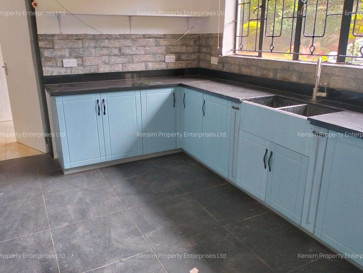 4 Bed Townhouse with En Suite in Lavington - 5