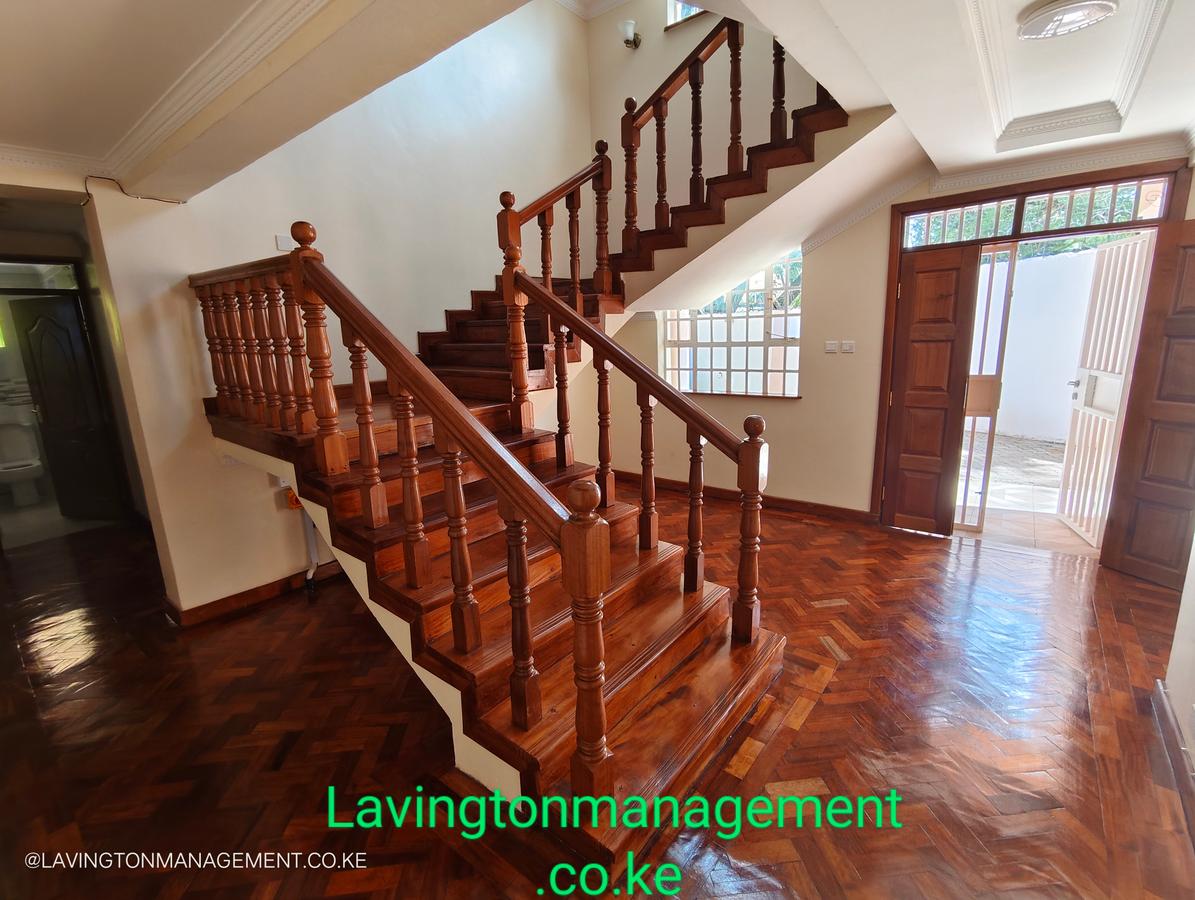 5 Bed Townhouse with En Suite at Lavington Green - 20