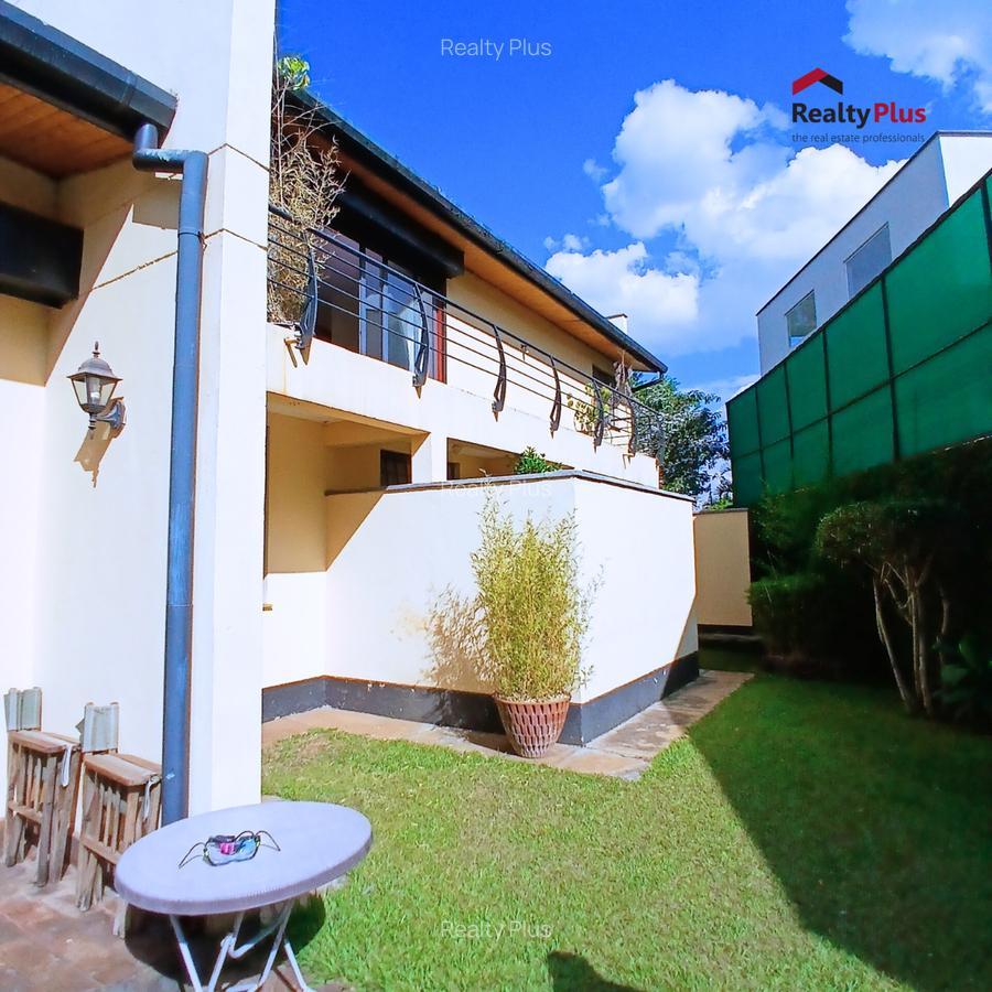 4 Bed Villa with En Suite in Runda - 3