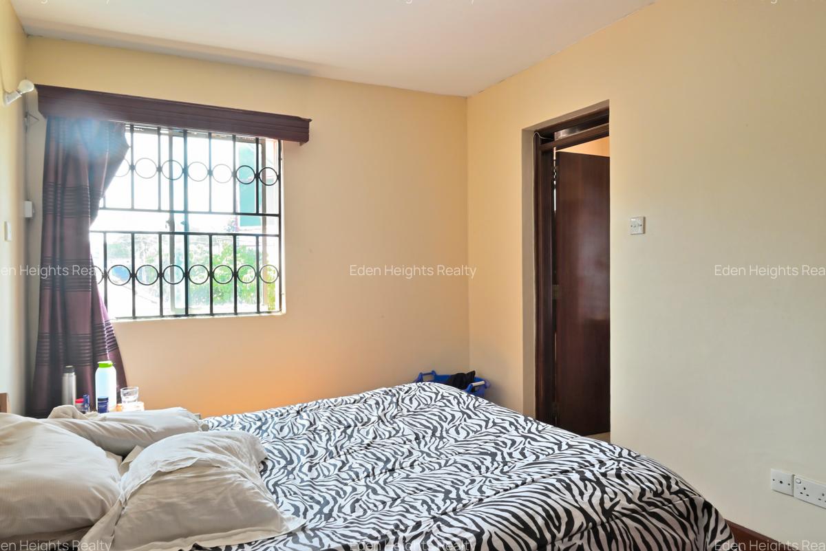 5 Bed Townhouse with En Suite in Lavington - 10