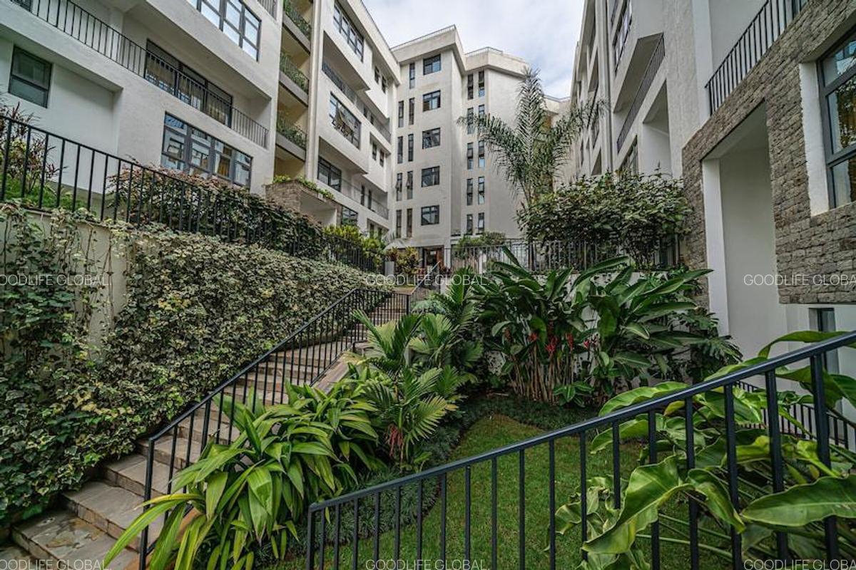 Serviced 2 Bed Apartment with En Suite at Spring Valley - 2