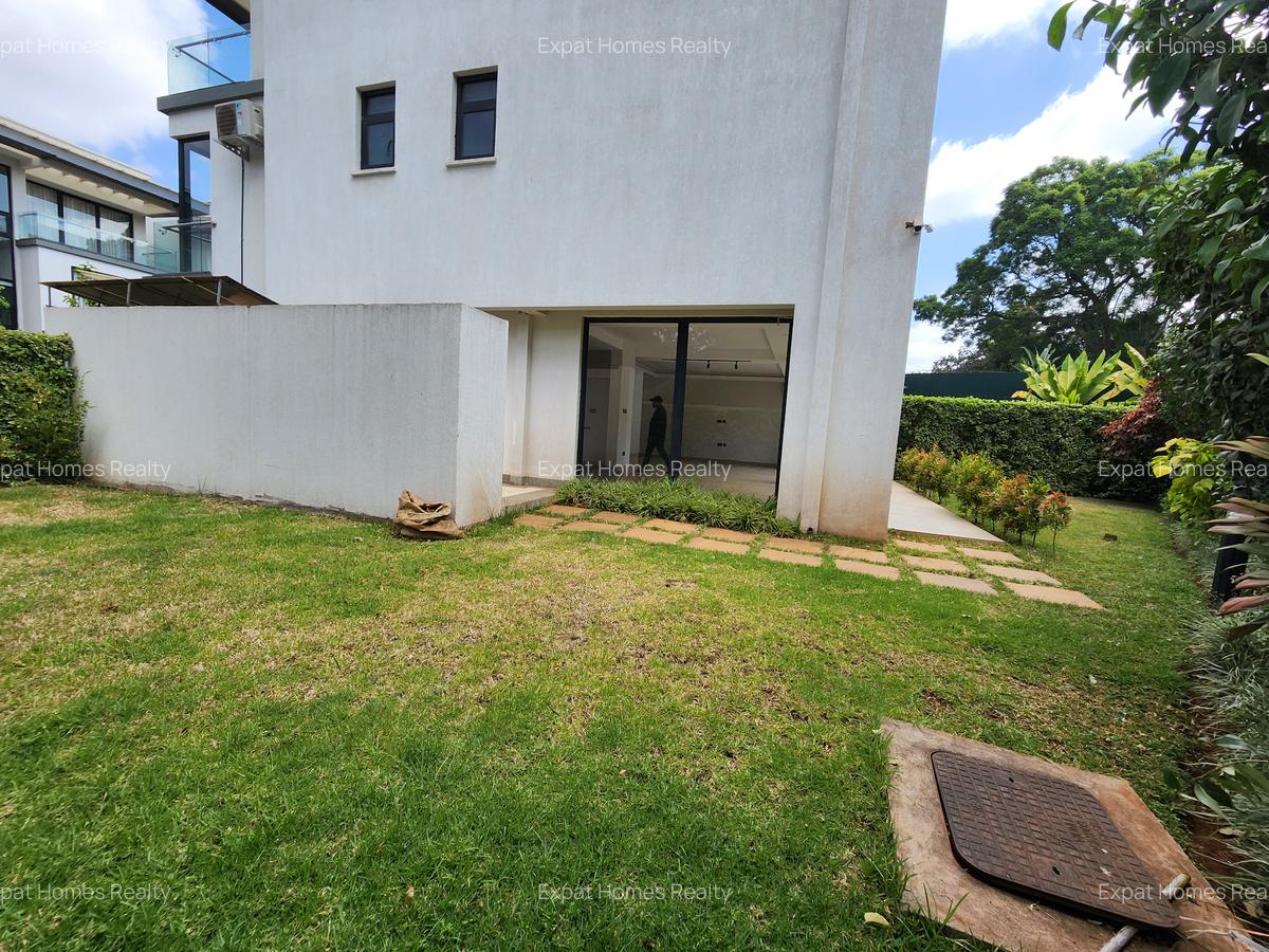 4 Bed Villa with En Suite in Lavington - 5
