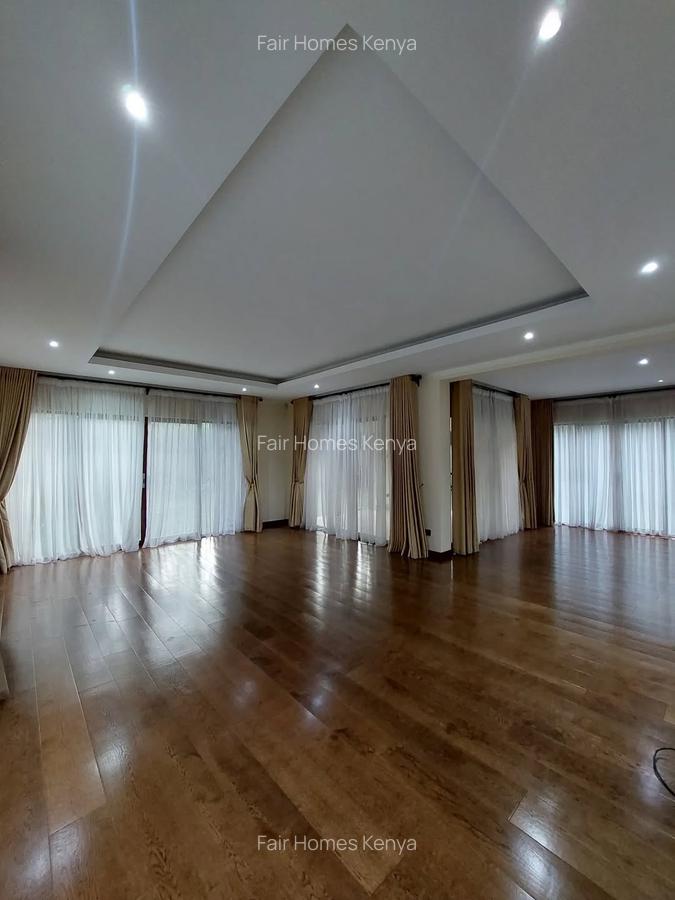 5 Bed Townhouse with En Suite at Convent Drive - 2