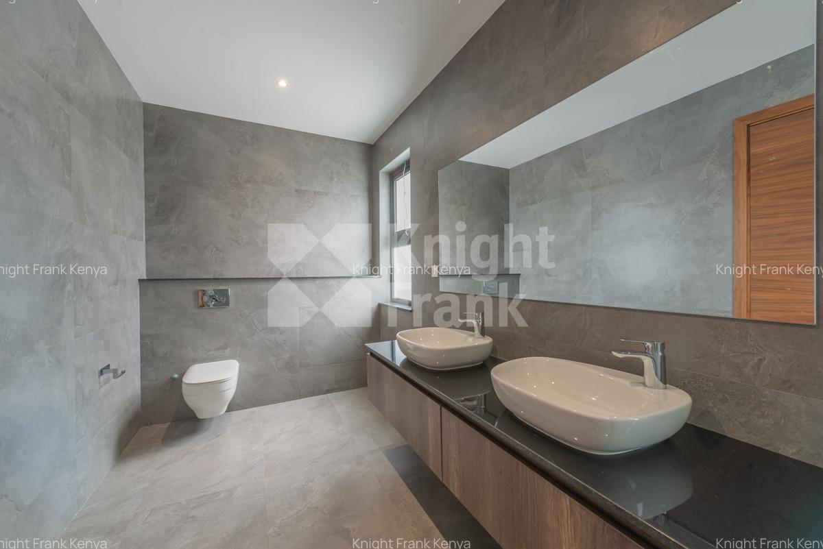 5 Bed Townhouse with En Suite at Isk Road - 13