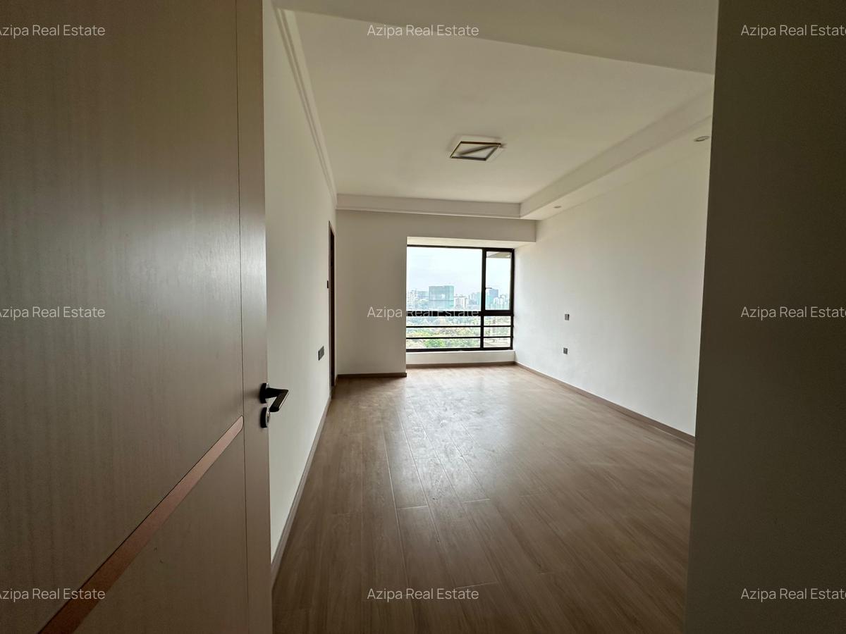3 Bed Apartment with En Suite at Riverside - 5