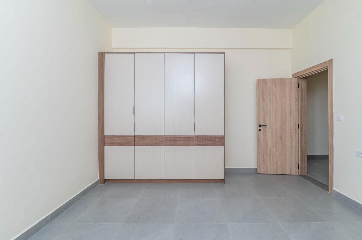 3 Bed Apartment with En Suite in Parklands - 10