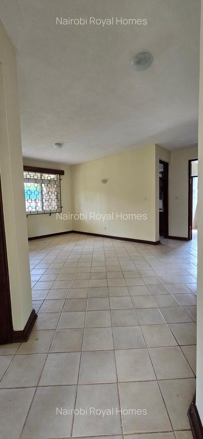 5 Bed Townhouse with En Suite at Lavington - 13