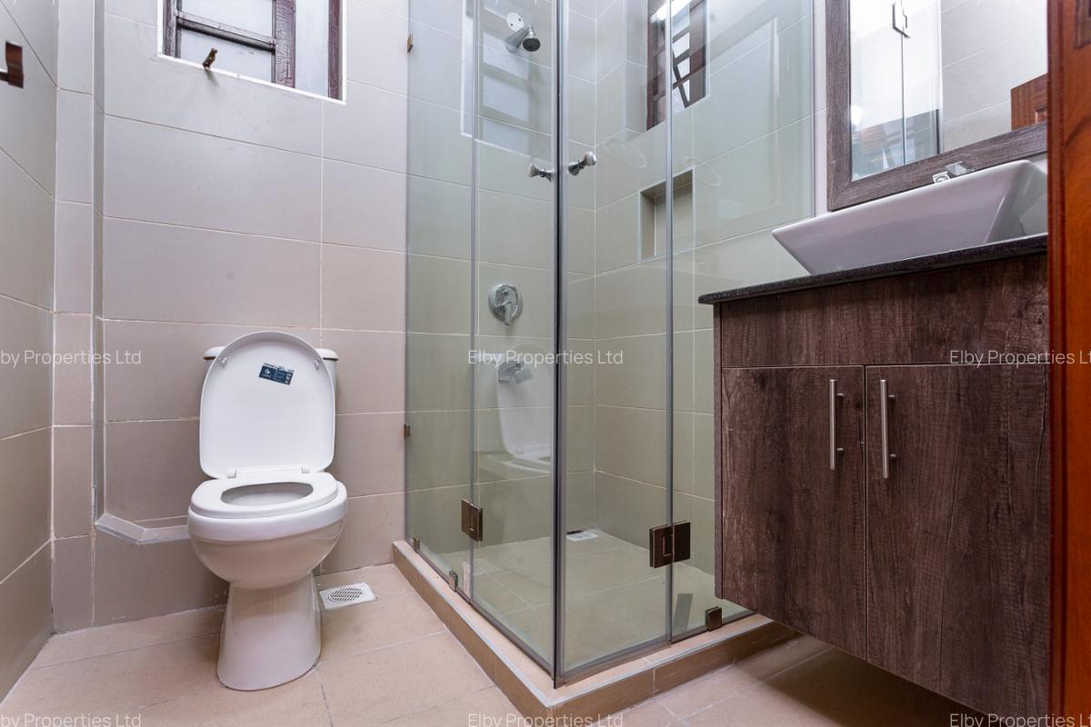 4 Bed House with En Suite in Ngong Road - 9