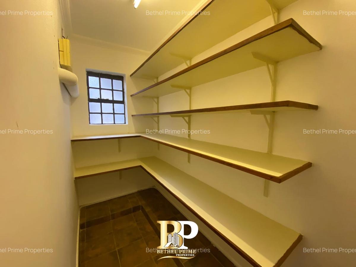 4 Bed Townhouse with En Suite in Spring Valley - 12