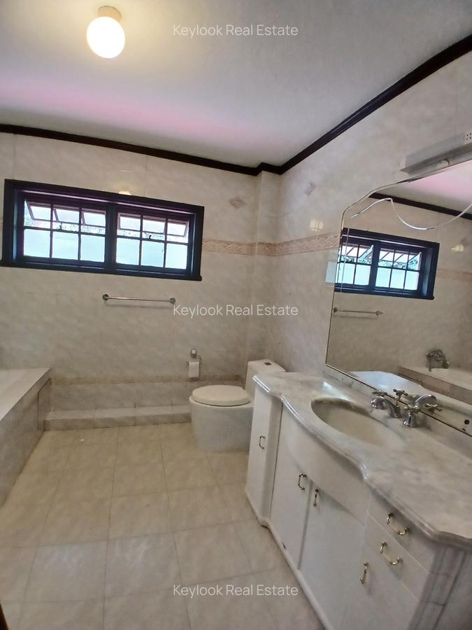 4 Bed Townhouse with En Suite at Riverside Drive - 10