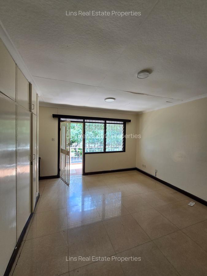 Commercial Property with Service Charge Included in Brookside - 4