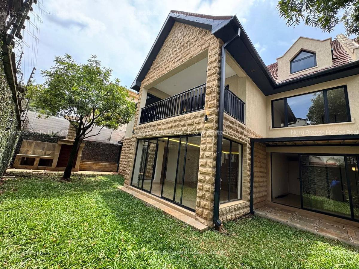 5 Bed Townhouse with En Suite in Lavington - 1