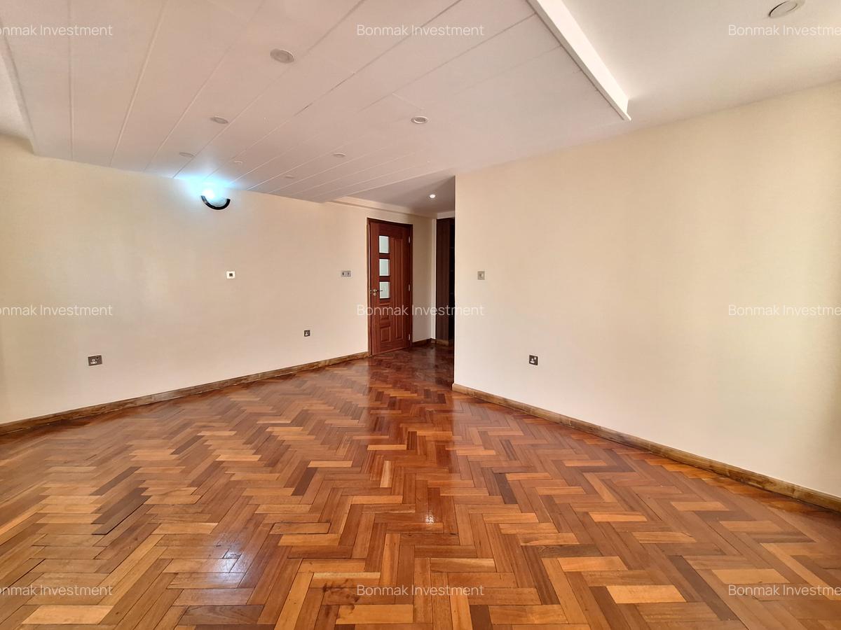 5 Bed Townhouse with En Suite at Lavington Green - 11