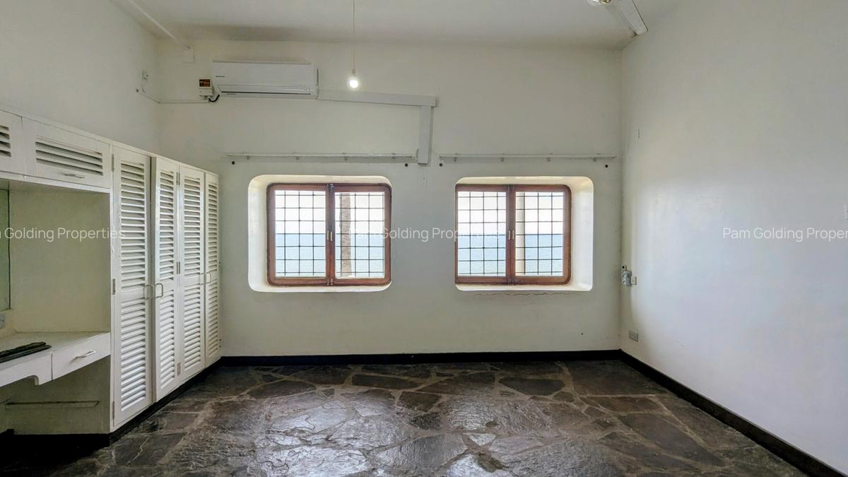 3 Bed House with En Suite at Greenwood - 13