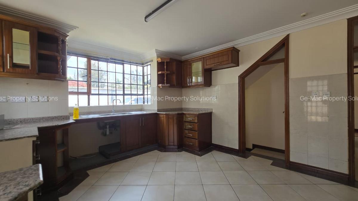 4 Bed House with En Suite in Runda - 8