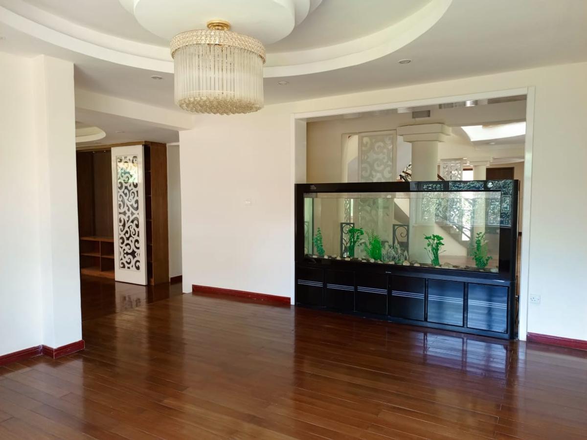 5 Bed House with En Suite in Runda - 15
