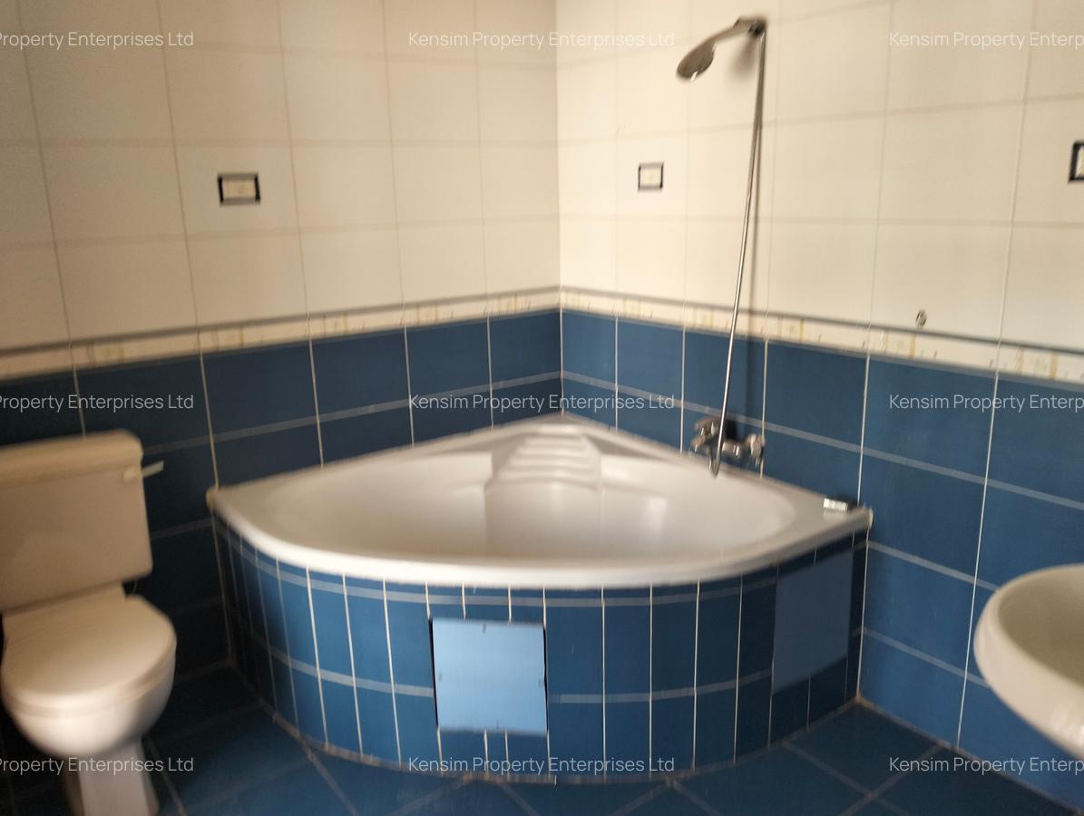 5 Bed Townhouse with En Suite in Lavington - 14