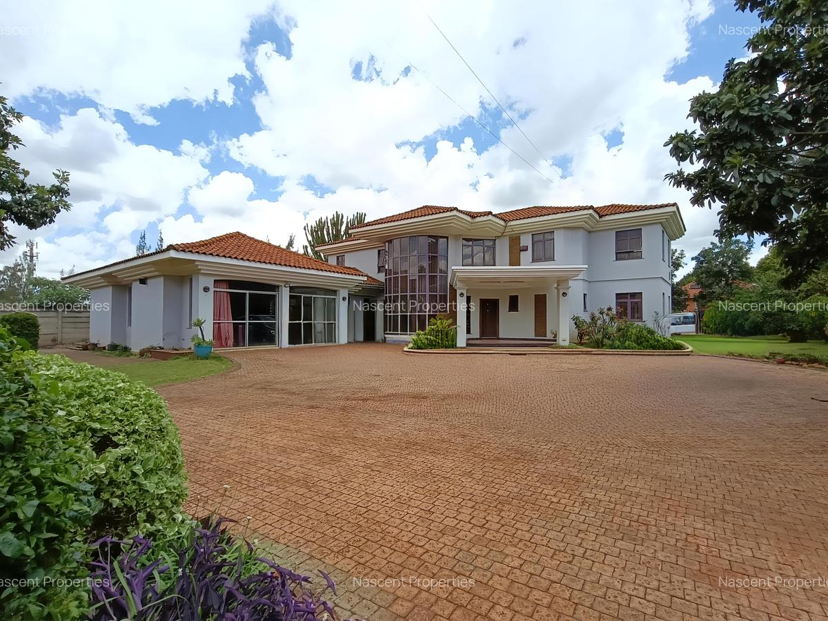 4 Bed House with En Suite in Runda - 2