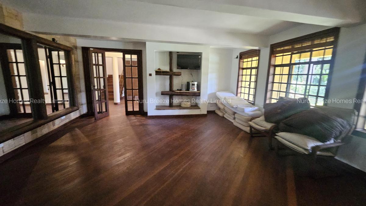 6 Bed House with En Suite in Runda - 7