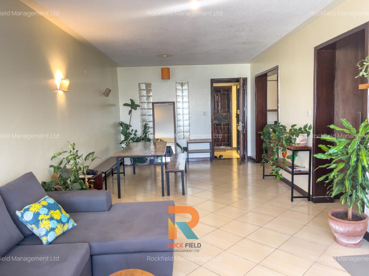 Furnished 2 Bed Apartment with En Suite in Brookside - 3