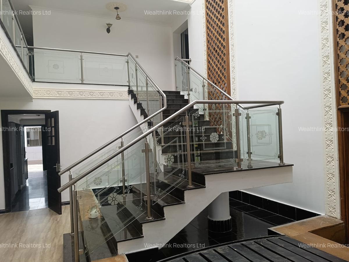 5 Bed House with En Suite at Runda - 17