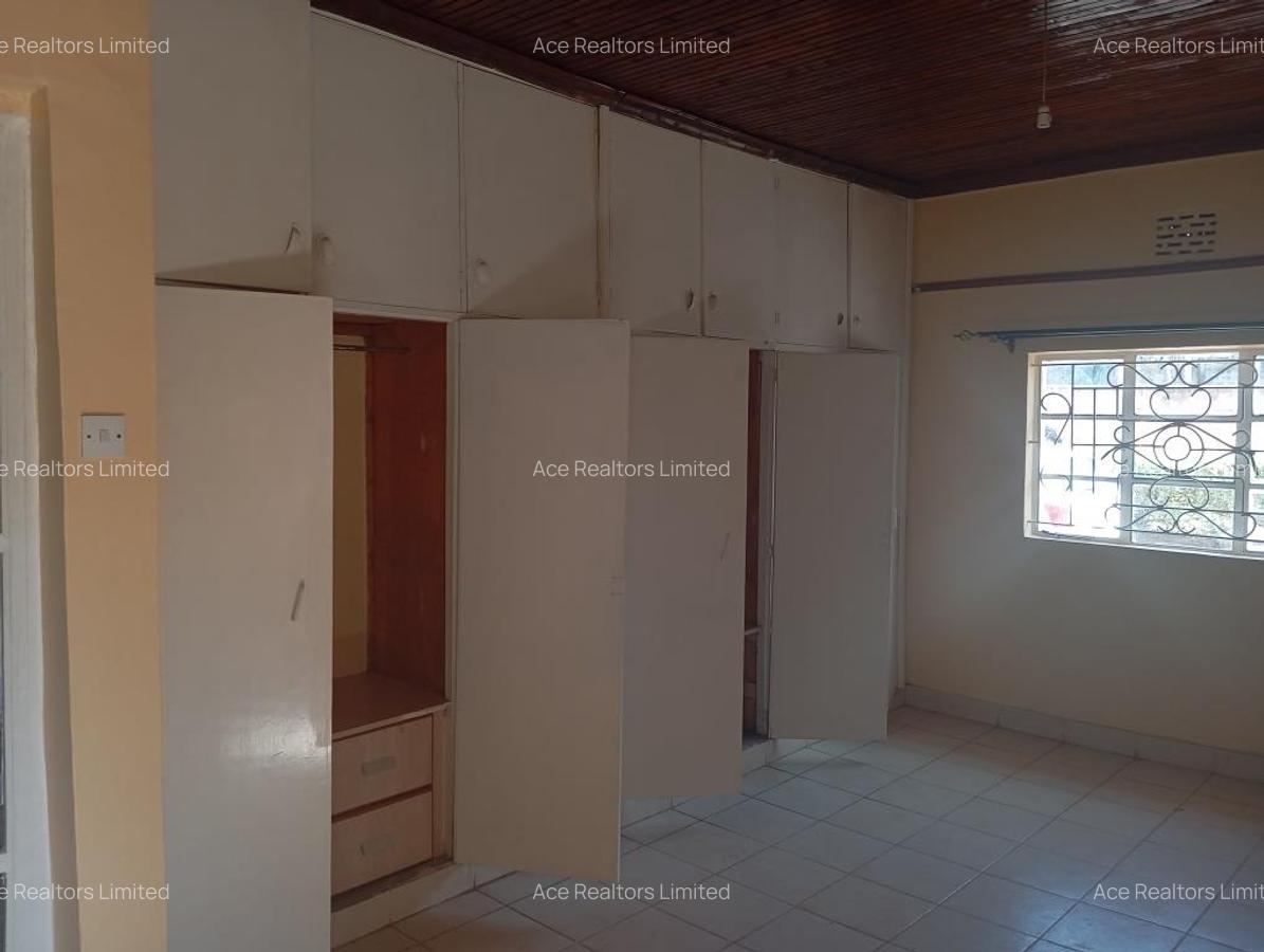 5 Bed House with En Suite at Mountain View Estate Nairoibi - 11