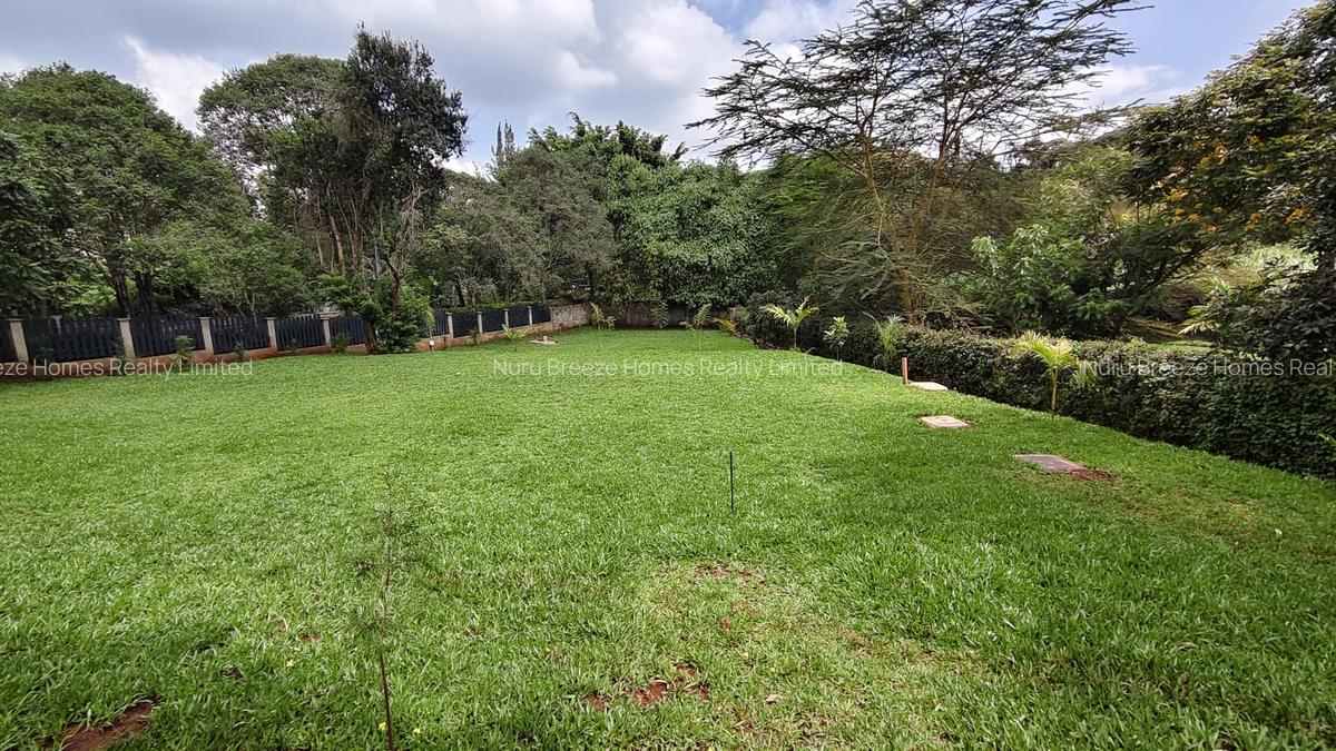 5 Bed House with En Suite in Ridgeways - 16