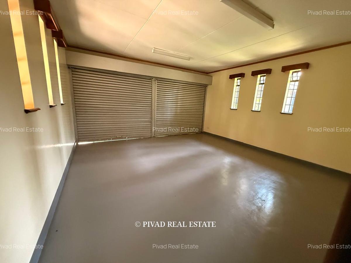 6 Bed House with Garden in Nyari - 17