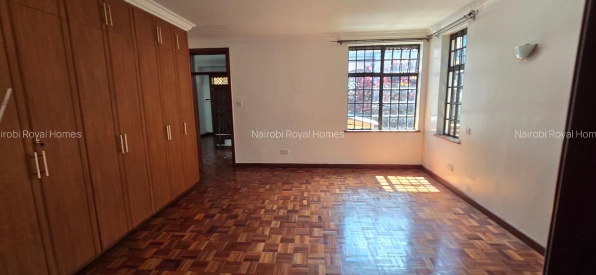 4 Bed Townhouse with En Suite at Lavington Green - 13